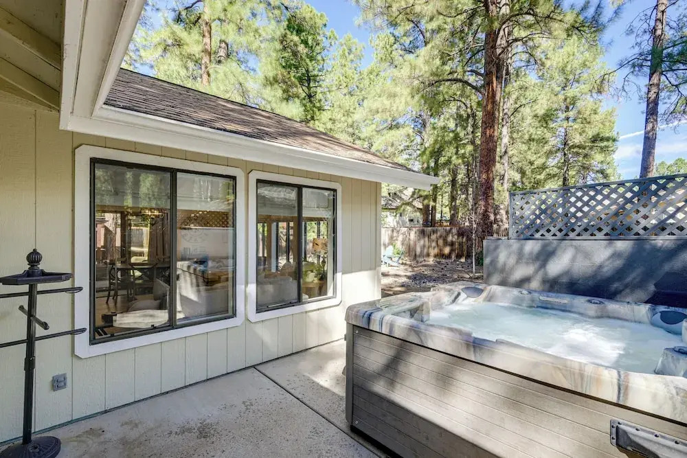 Stylish Flagstaff Hideaway w/ Hot Tub & Fire Pit!