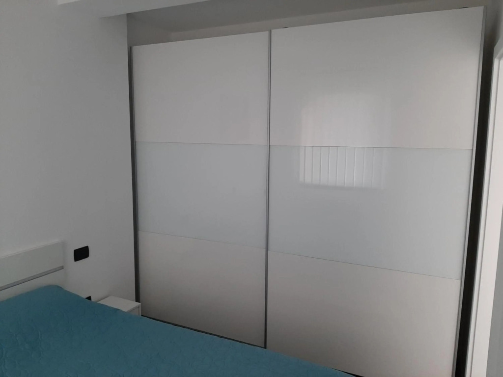 Seaview APARTMENTS HOJA