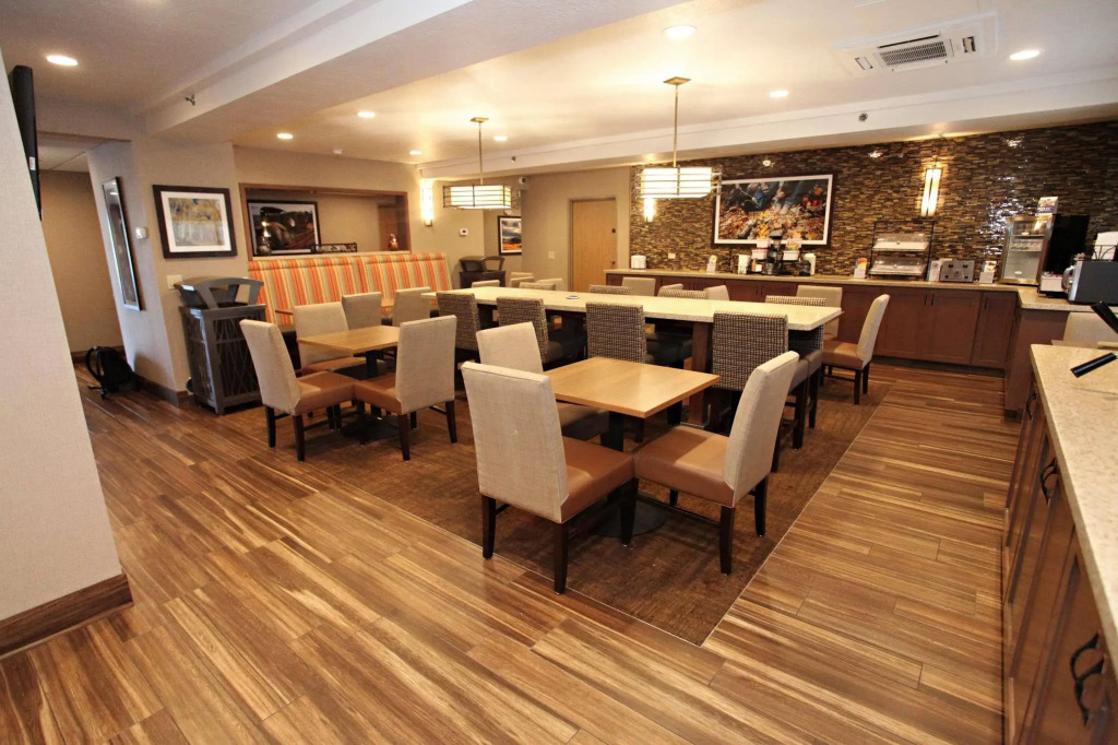 Best Western Plus CottonTree Inn