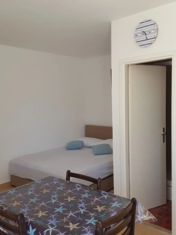 Studio apartment GIRO