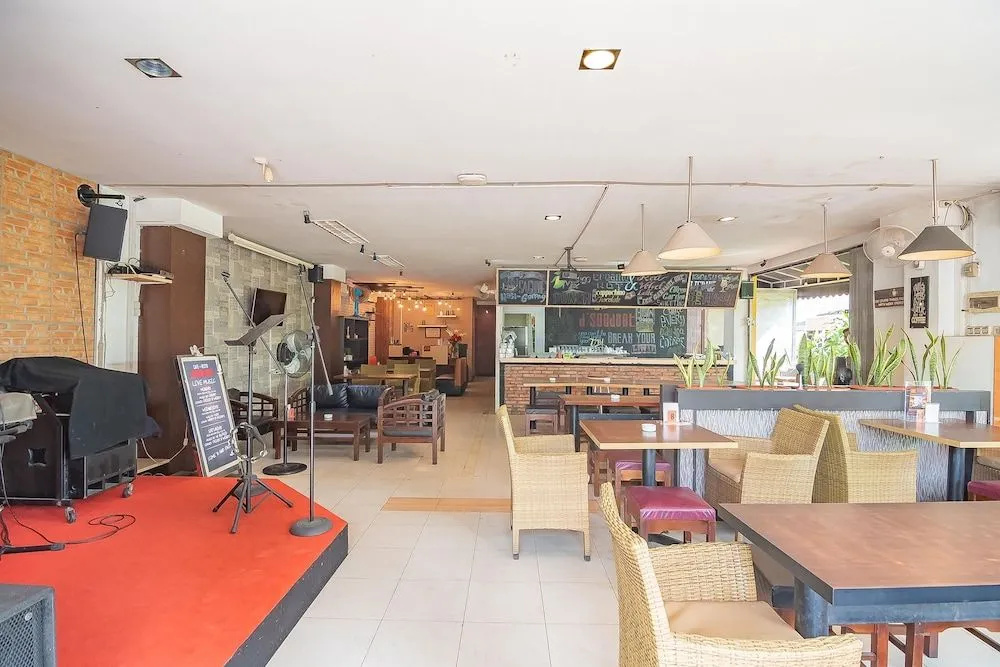 RedDoorz at H Agus Salim Street Pontianak