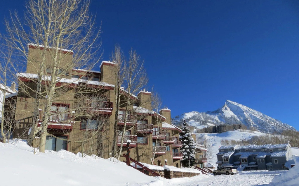 Buttes Condominiums