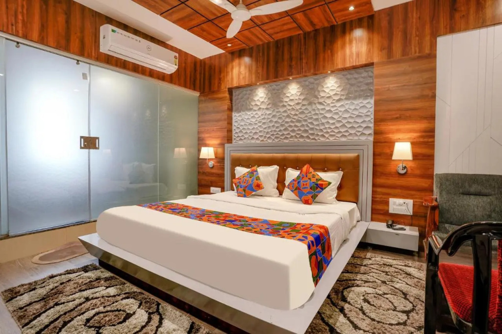Fabhotel The Valentine