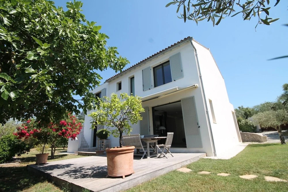 Villa Senequieres