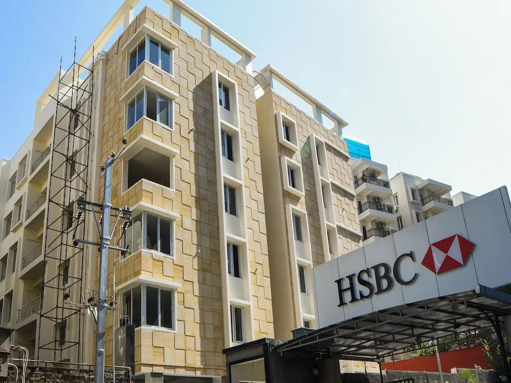 OYO 18833 SilverKey Babylon Whitefields