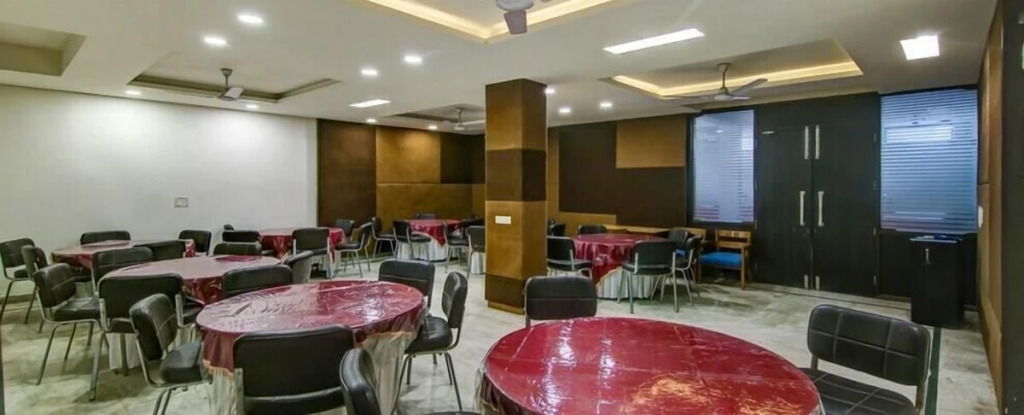 FabHotel Anand Villa