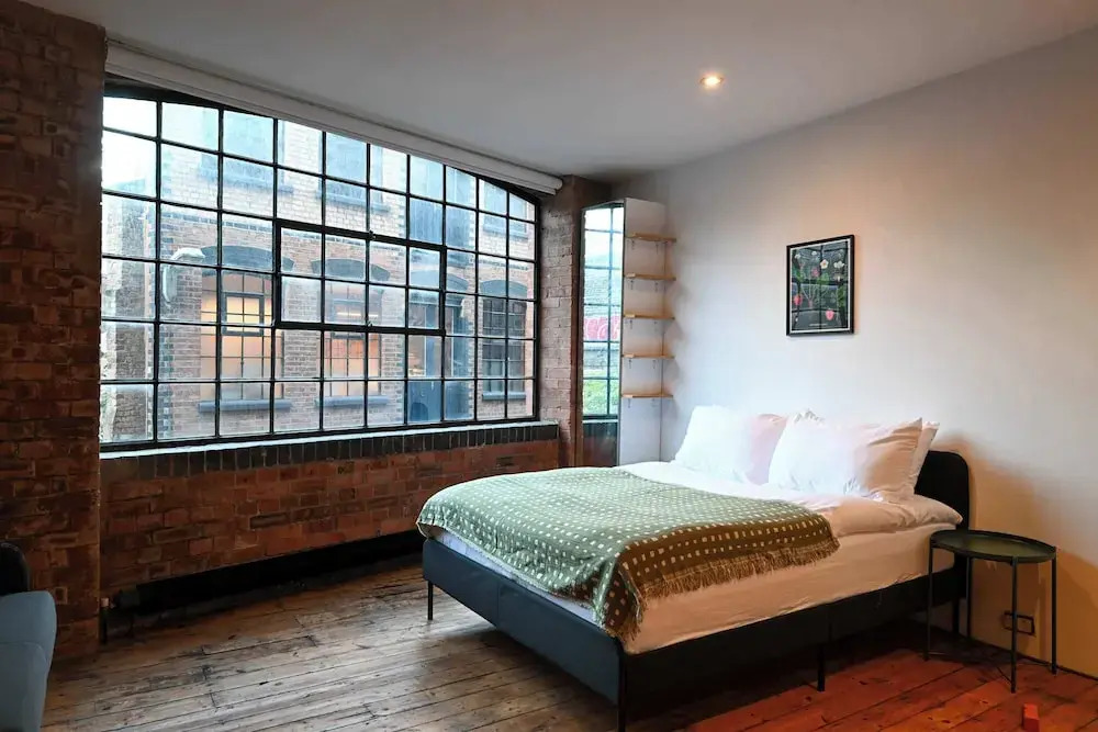 Spacious Studio in a Converted Warehouse Shoreditch