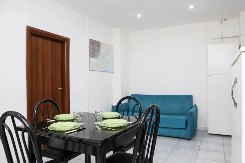 Napoli Centrale Budget Apartment