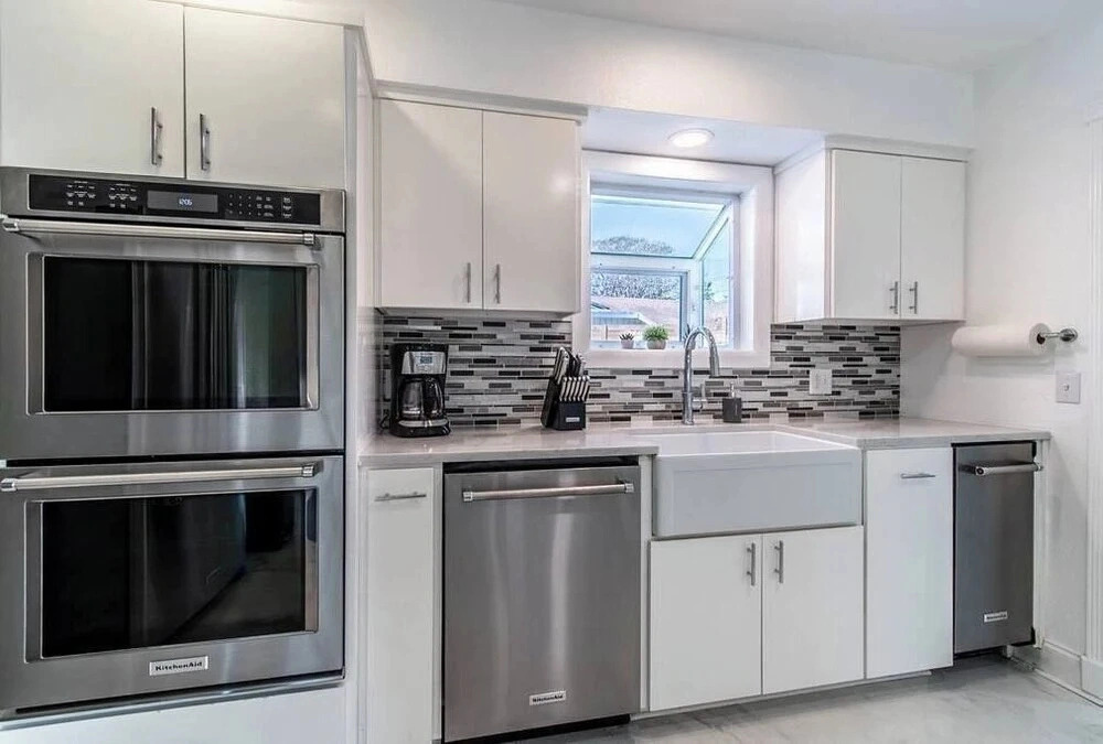 Sleep 29 - Oceanfront Retreat 2 Homes for 29-guests