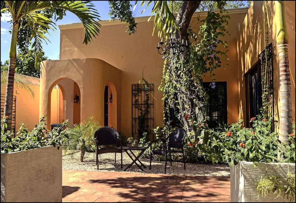 Ochenta Y Dos Bed & Breakfast & Spa