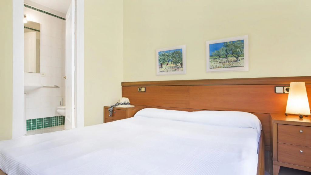 Ana 1 in Llafranc With 3 Bedrooms and 2 Bathrooms