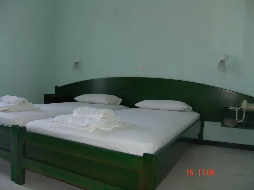 Nikos Apartments