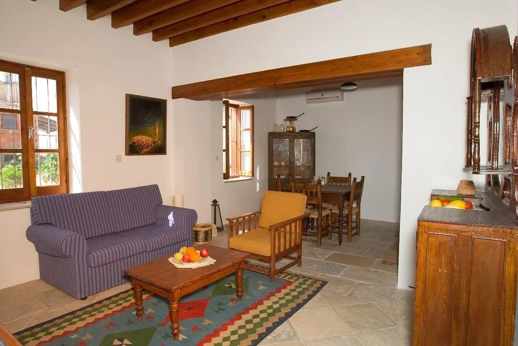 Porfyrios Country House