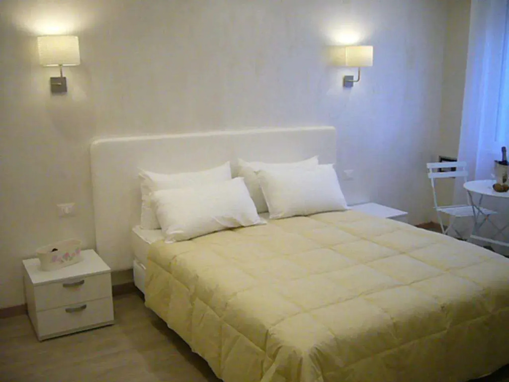 Grignetti Bed
