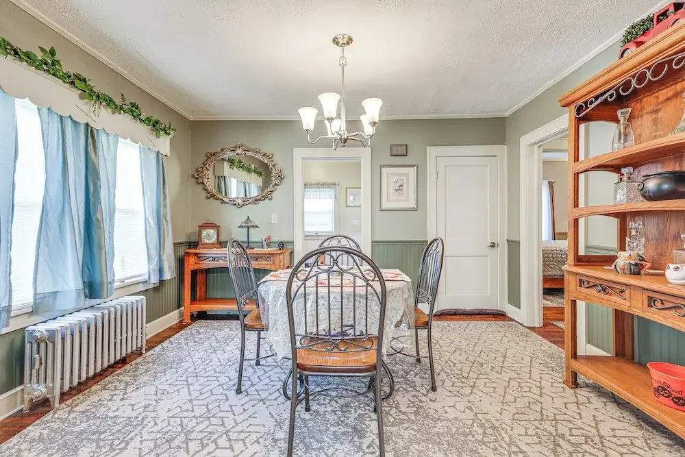 2 Mi to Mohegan Sun & Dtwn: Home in Norwich