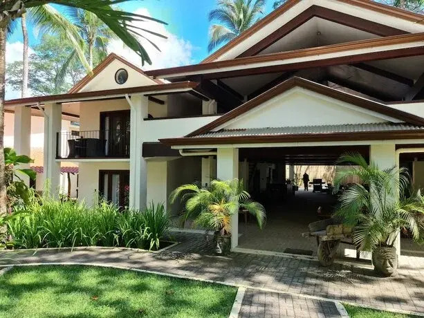 Hona Beach Hotel