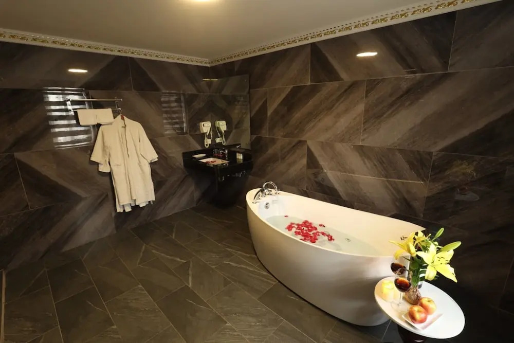 Hoàng Gia Xa La Boutique Hotel