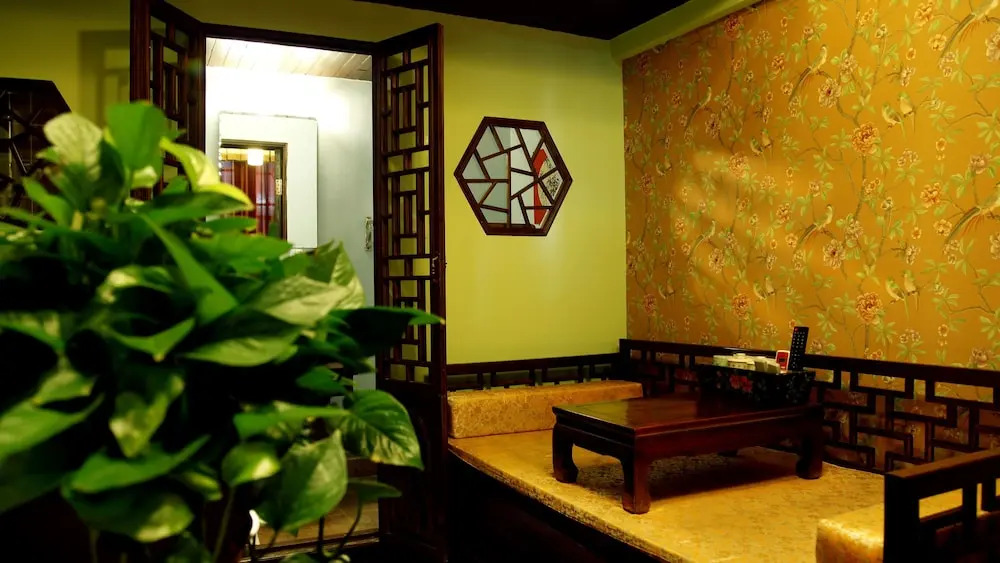 Hill Lily Courtyard