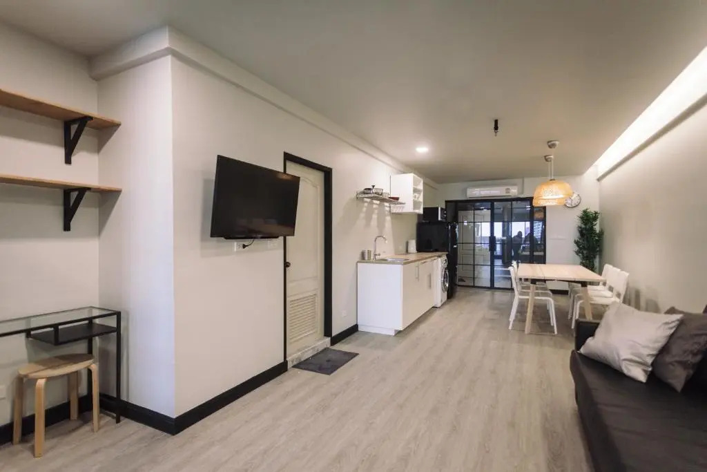 Silom 2 Bedrooms BTS S6