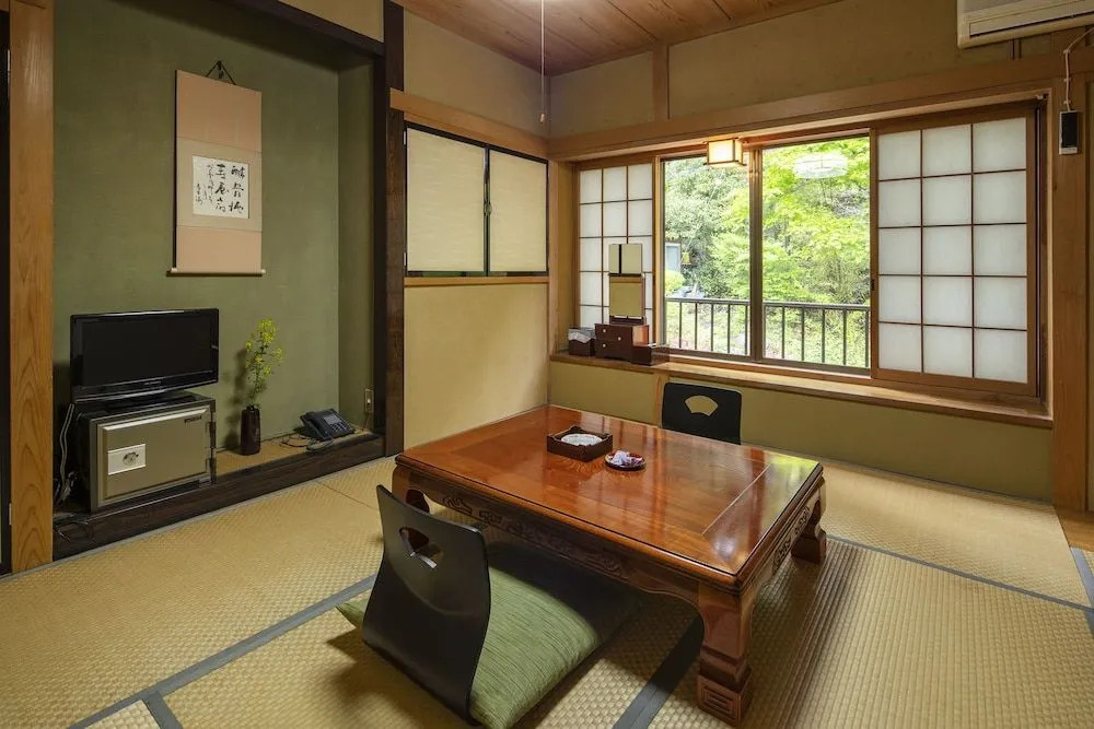 Shima Onsen Kotobukiya Ryokan
