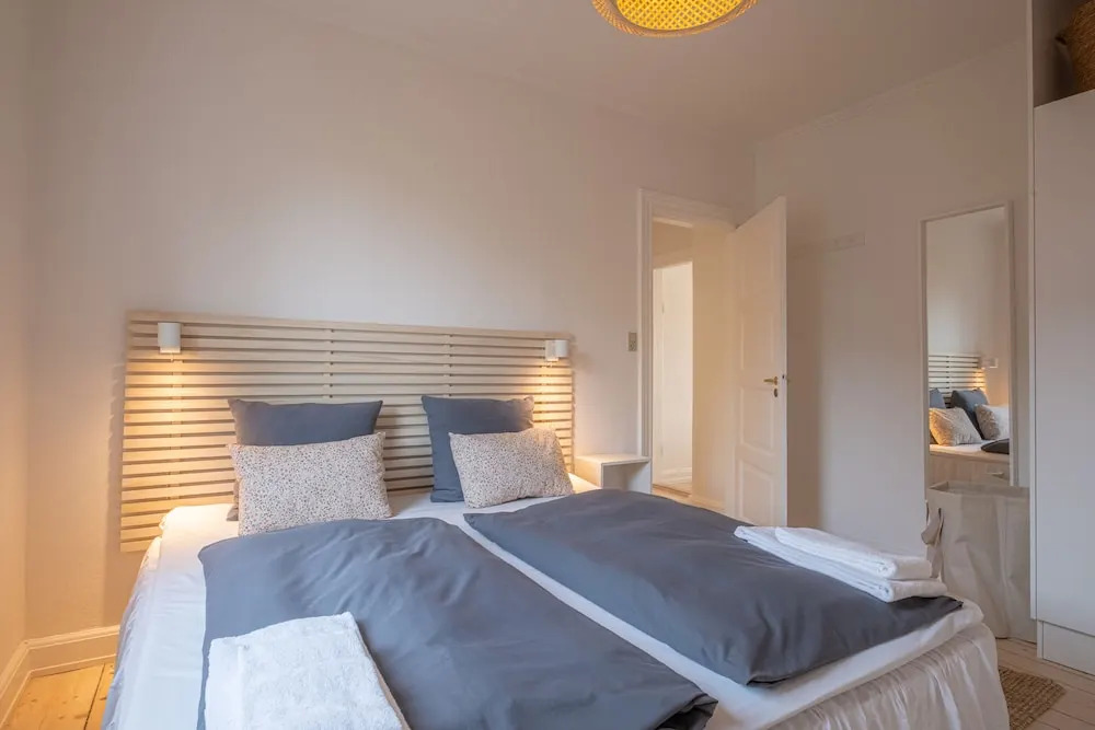 Apartment Sleeps 2 With Free Parking