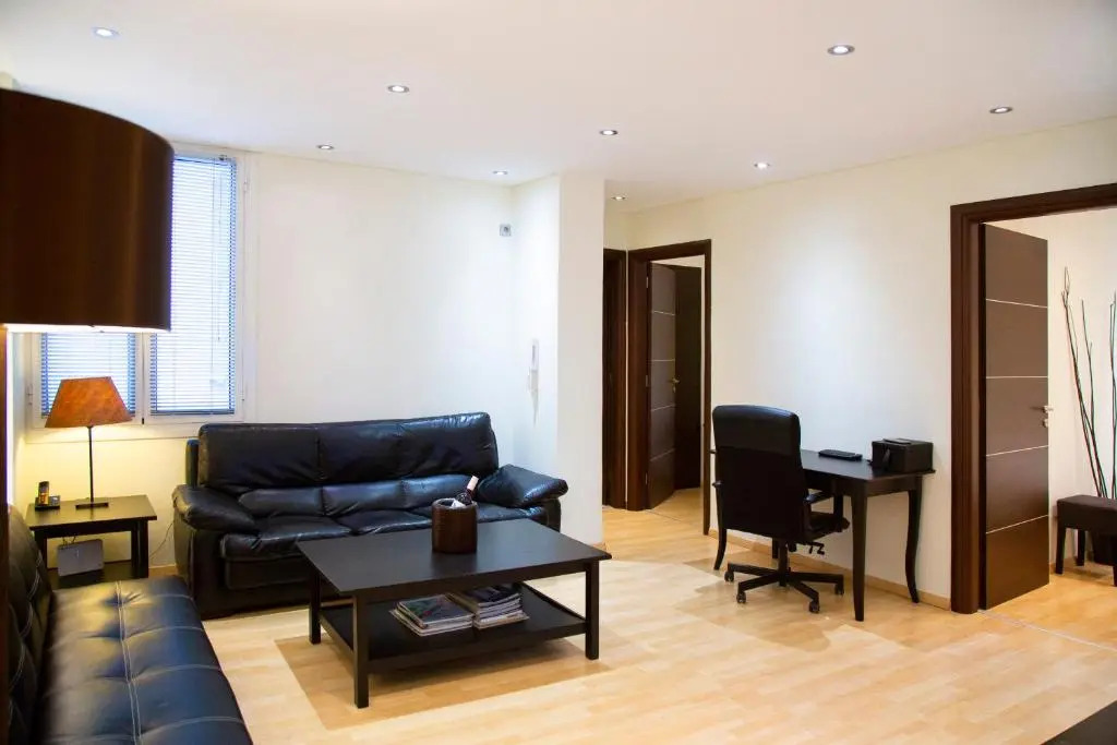 Athens Best location, 6 Ermou street, Syntagma square