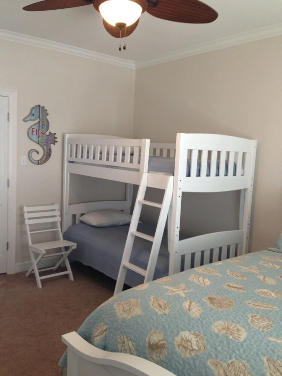 Shore Haven 2 Bedroom Home by RedAwning