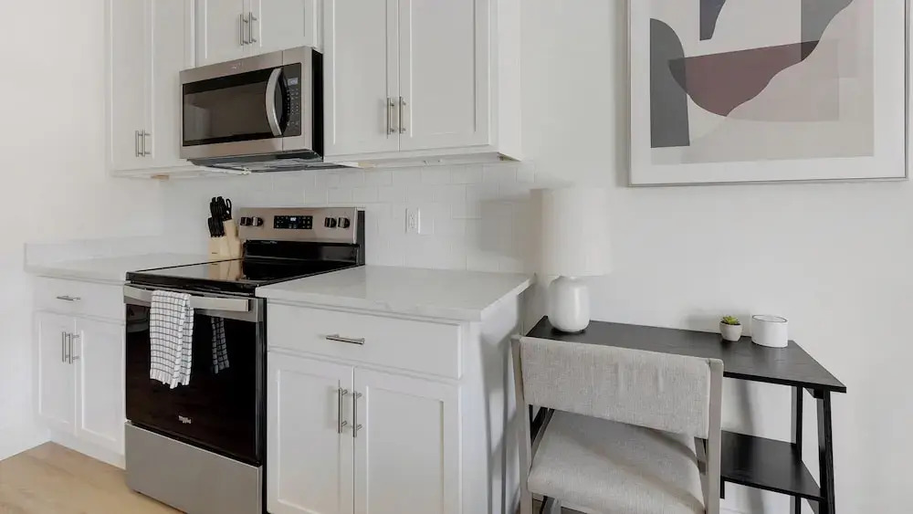 Landing Incredible 1BD Pool
