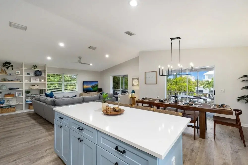 Bean Point Bliss 3 Bedroom Home by RedAwning