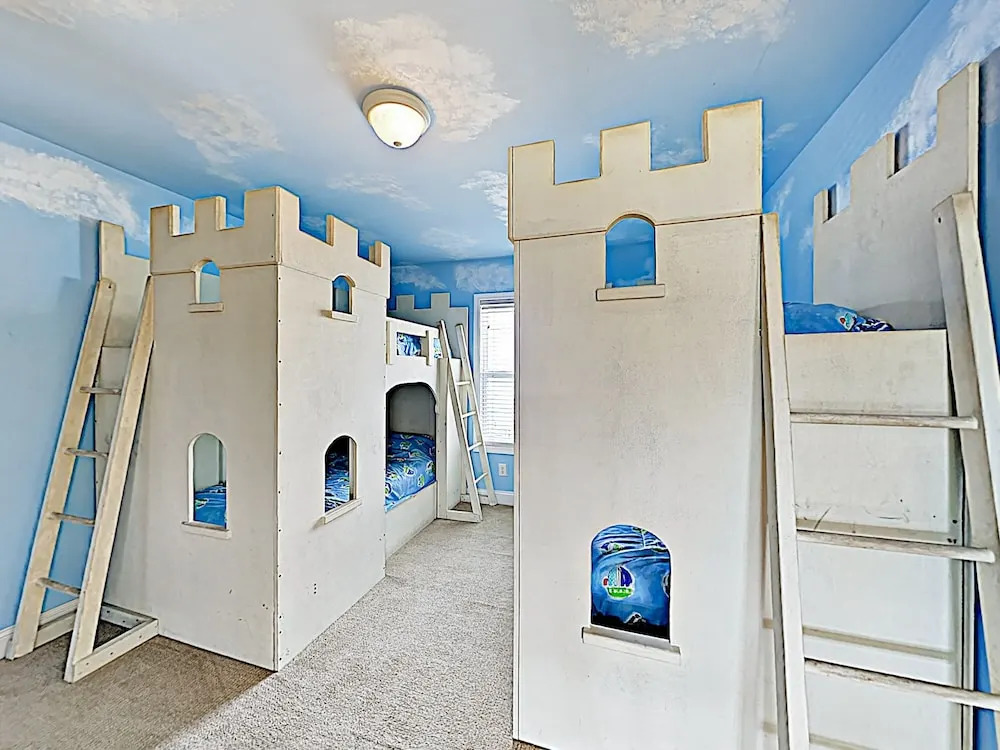 New Listing! Roomy In Private Beach Community 7 Bedroom Home