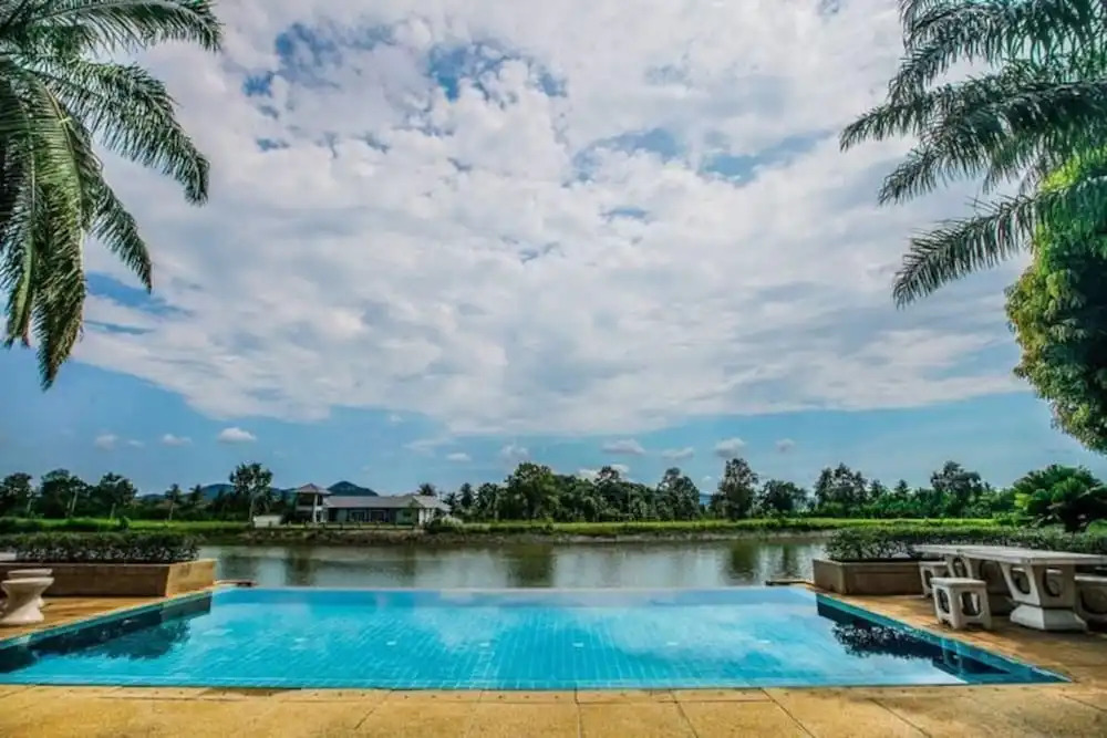 Pattaya YueHu Phoenix Deluxe Villa 5room