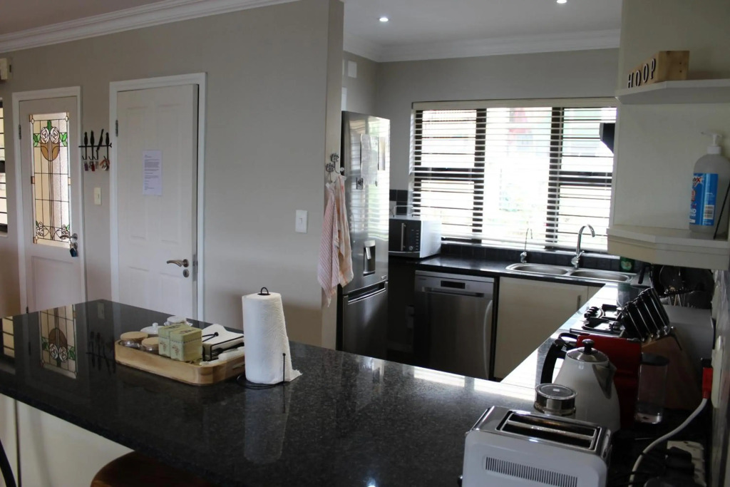 Sunbird Haven Self-Catering Sleeps 8