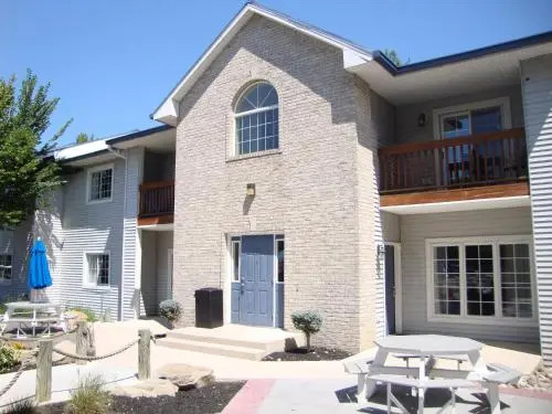 Put-in-Bay Poolview Condo #5