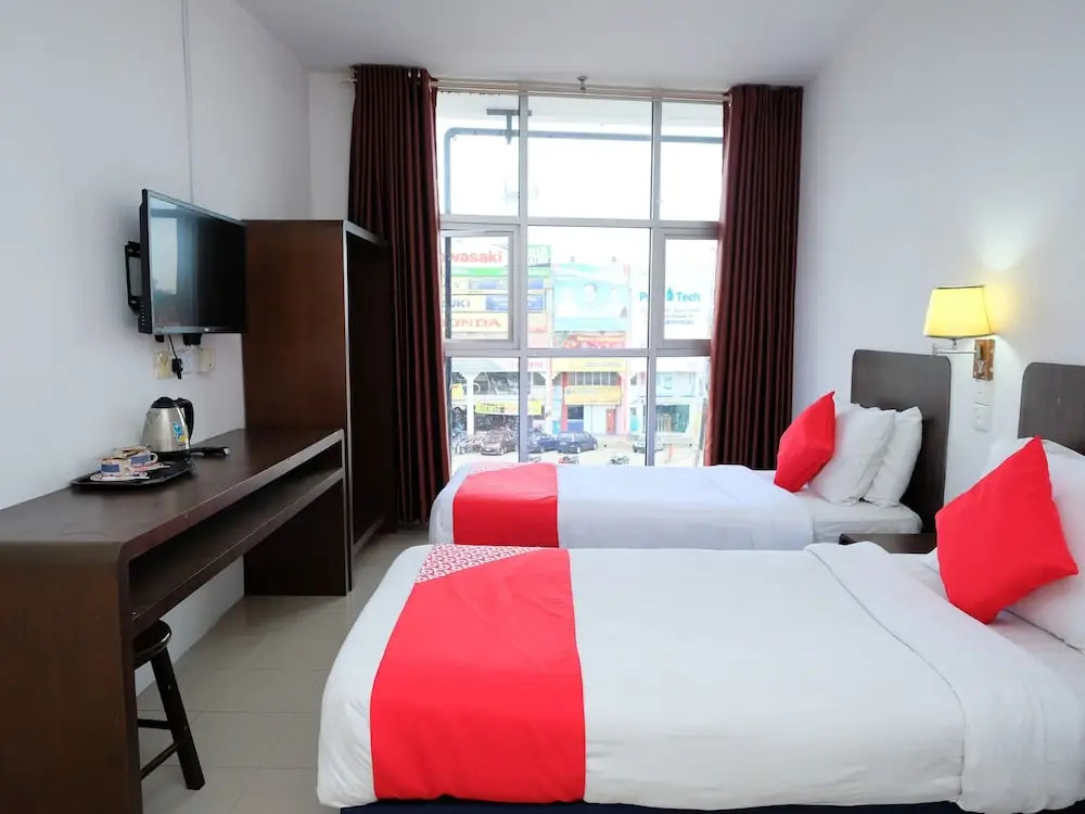 Grand City Hotel I