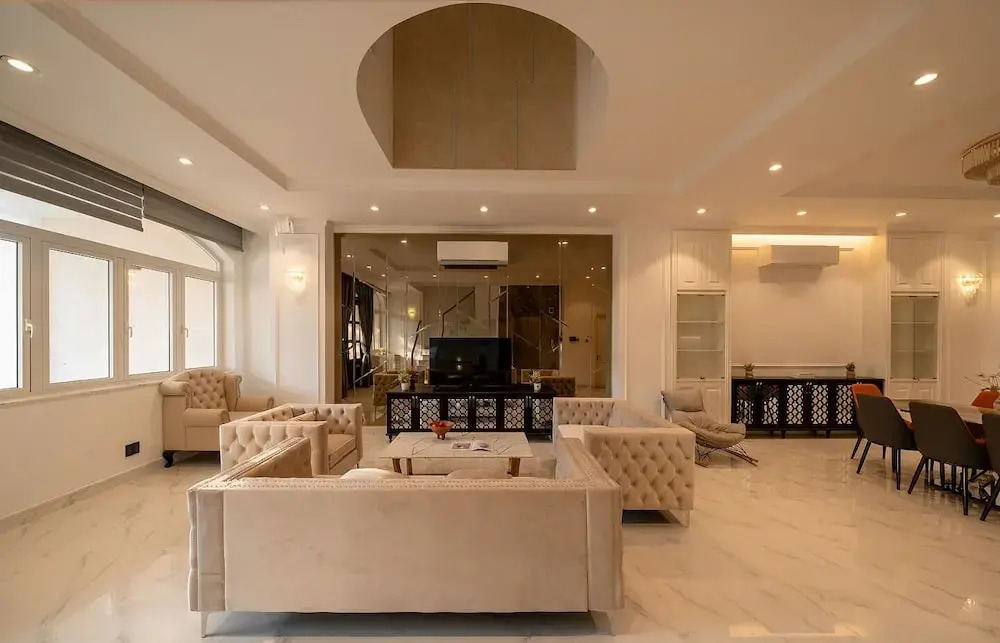 Grand Villa