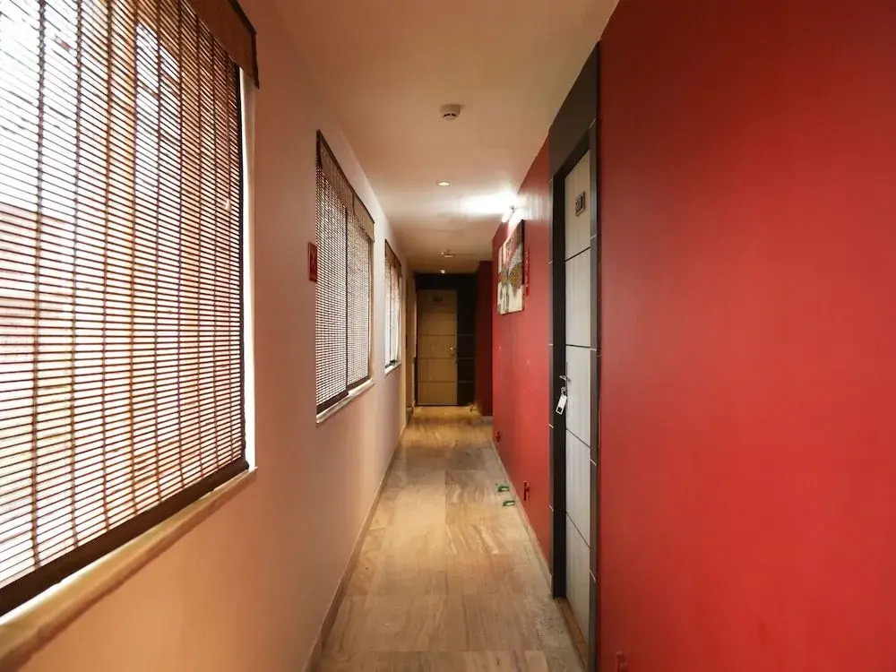 OYO 16862 Flagship Hotel Dua Continental