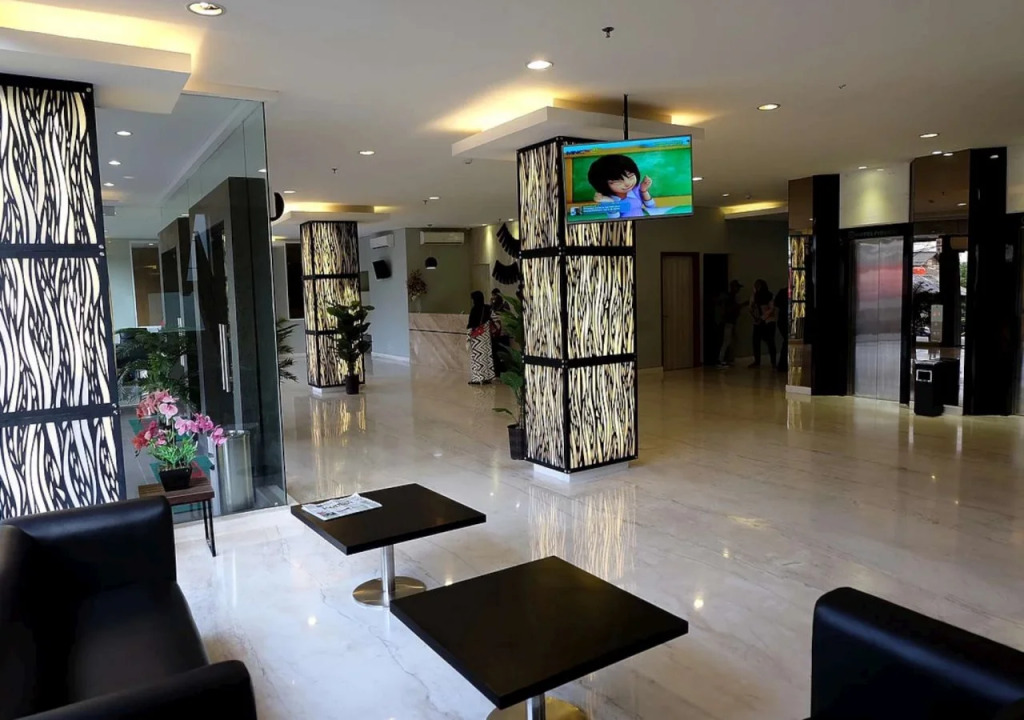 Super OYO Townhouse OAK Hotel Fiducia Pondok Gede