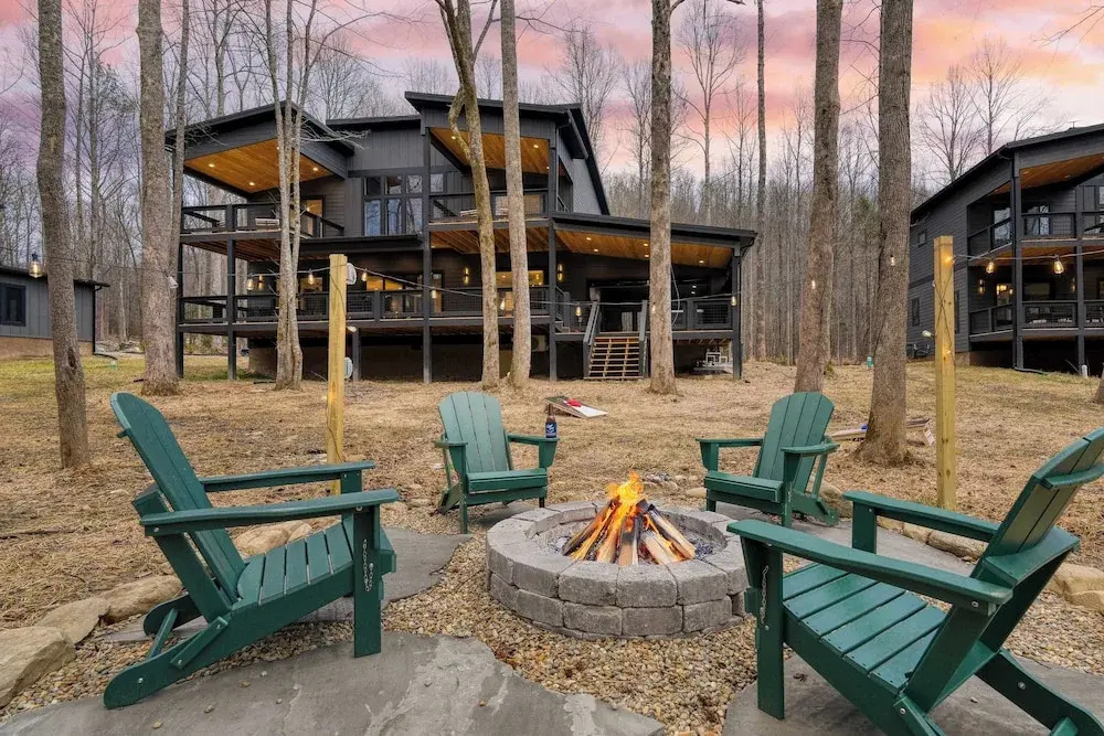 Kings Crown by Avantstay Indoor Pool, Hot Tub, Firepit, Theater All-season Retreat