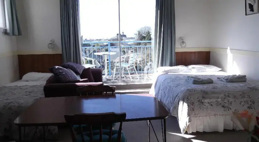 Lynton Lodge Motel