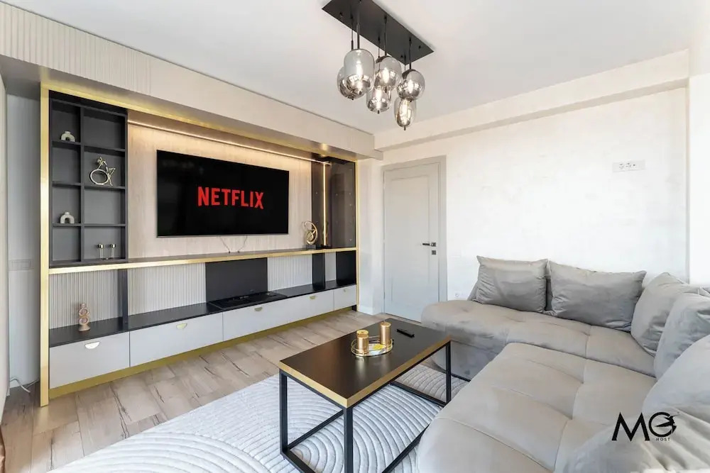 MoHost Valcom - Luxury Skyline Penthouse