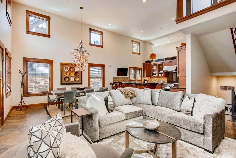 High Peak on Park Ave. by Park City Lodging