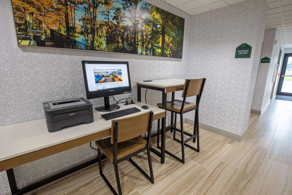 Wingate by Wyndham Lafayette Airport