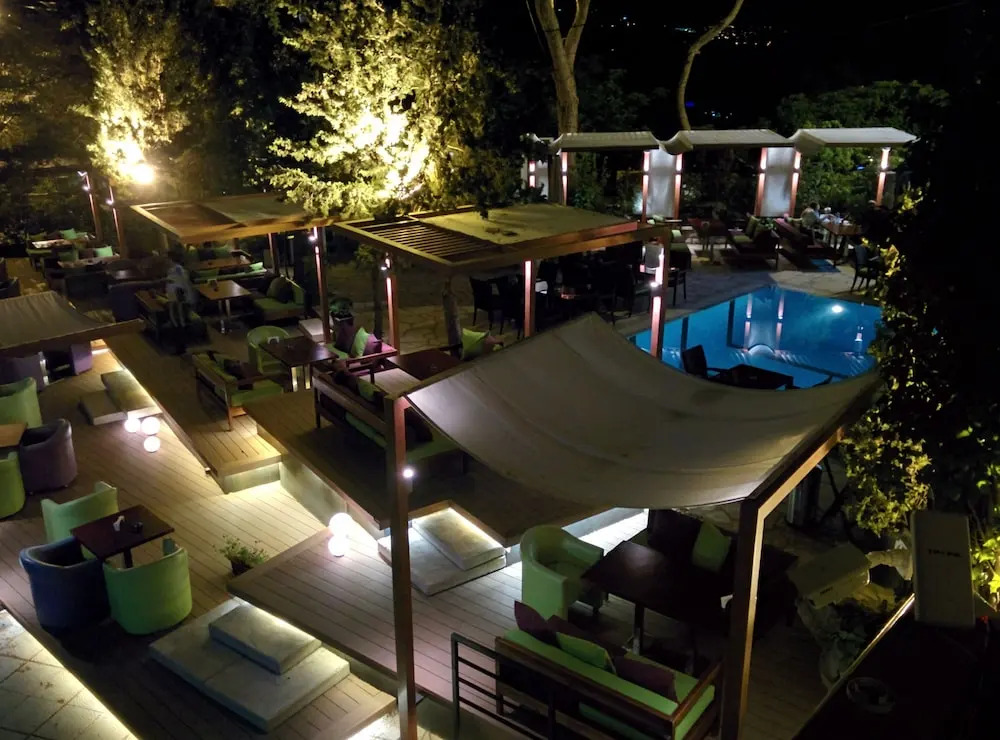 GARDEN HOTEL