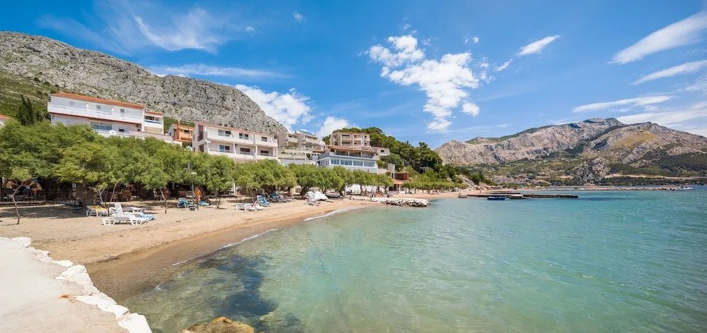 Apartments and rooms by the sea Duce, Omis - 18155