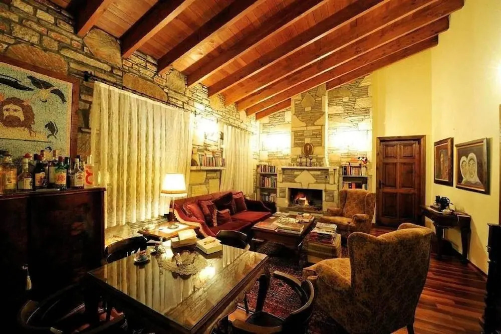 Kamarca House Hotel