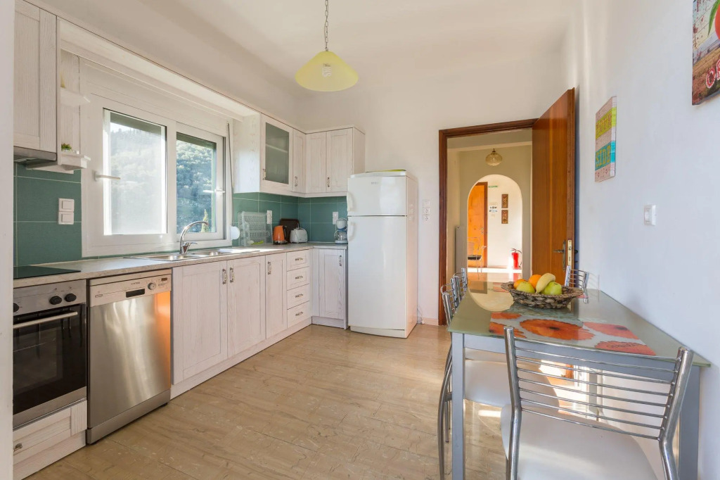 Bakers House Upper Walk to Beach A C Wifi Car Not Required - 193
