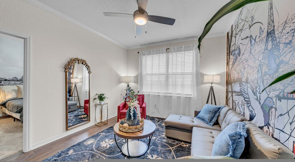 Modern 2BR 2BA Pool Gym Near Airport 9