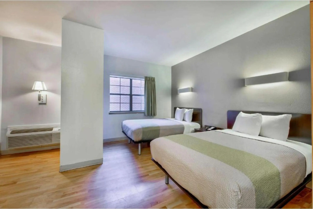 OYO Townhouse Beaumont Medical Center Area I-10