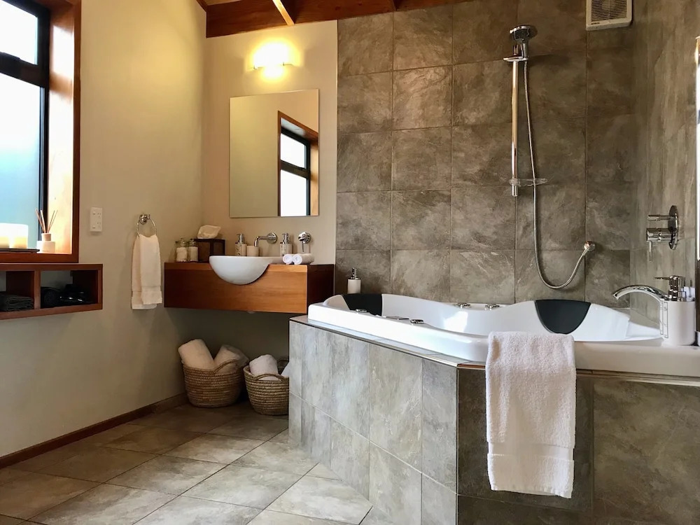 Adrift In Golden Bay- Absolute Beachfront Villas