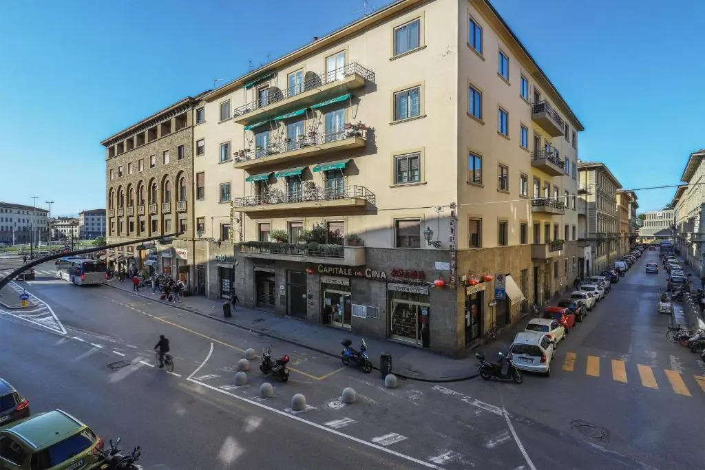 Santa Maria Novella Bright and Modern Apartment